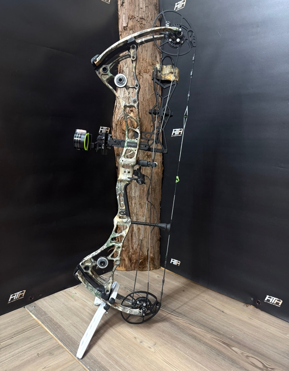 Bowtech Core SR Realtree Bundle